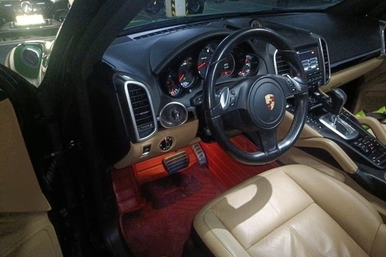 Used Porsche Cayenne 2014 Cayenne Platinum Edition 3.0T Driver Seat