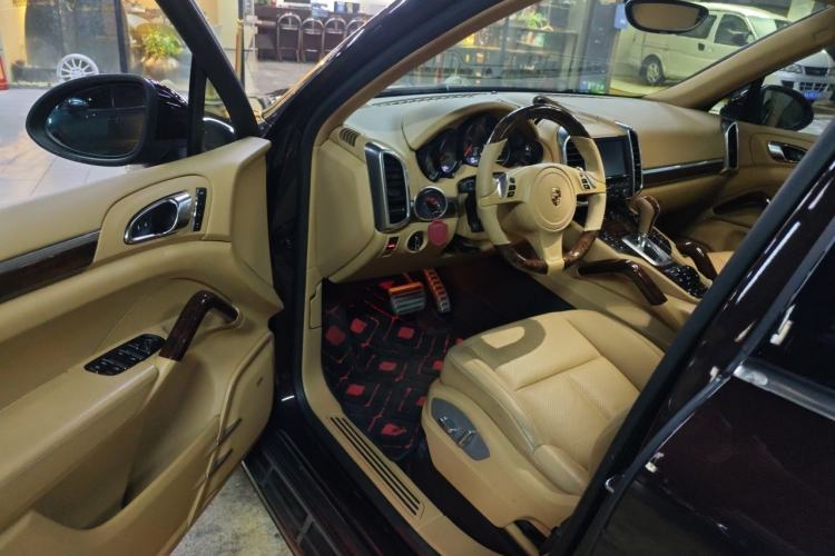Used Porsche Cayenne 2014 Cayenne Platinum Edition 3.0T Driver Seat