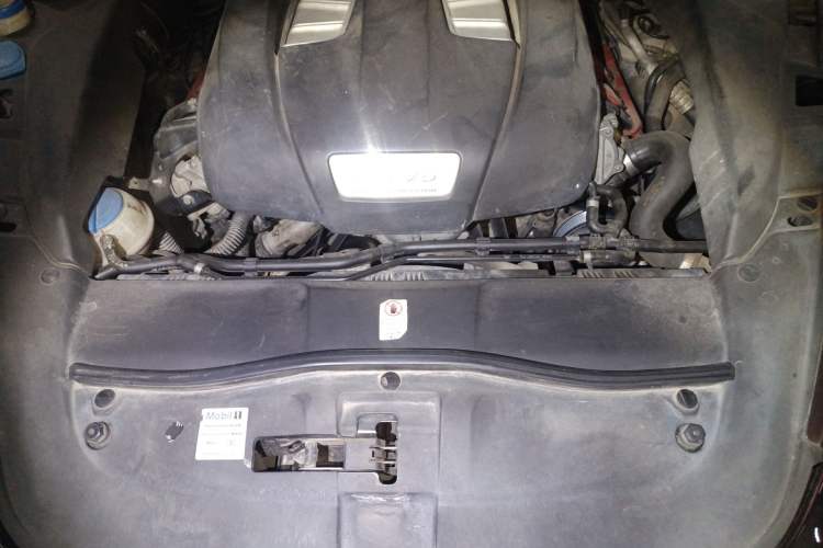 Used Porsche Cayenne 2014 Cayenne Platinum Edition 3.0T Engine Bay