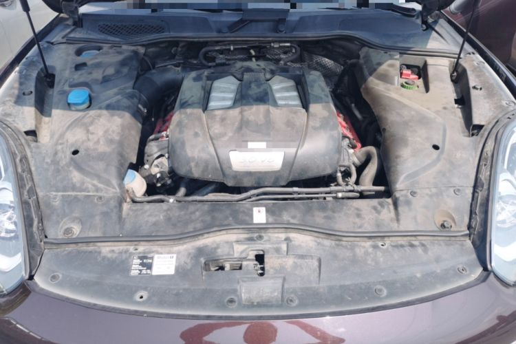 Used Porsche Cayenne 2014 Cayenne Platinum Edition 3.0T Engine Bay