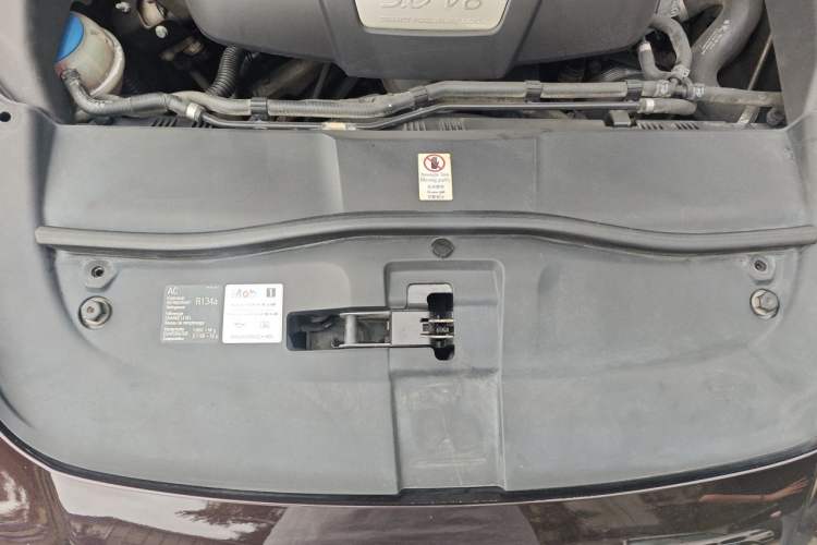 Used Porsche Cayenne 2014 Cayenne Platinum Edition 3.0T Engine Bay