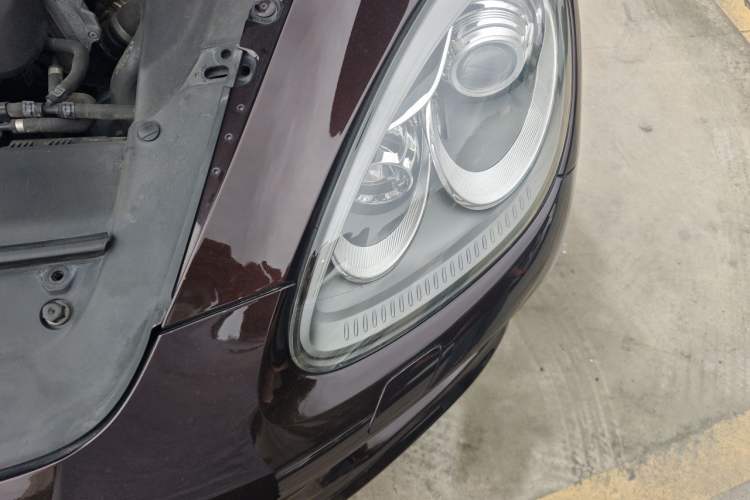Used Porsche Cayenne 2014 Cayenne Platinum Edition 3.0T Engine Bay Left