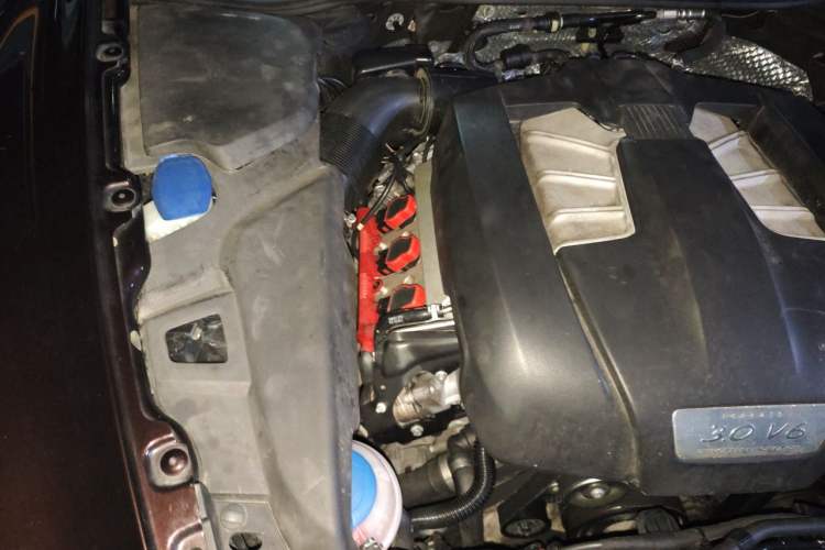 Used Porsche Cayenne 2014 Cayenne Platinum Edition 3.0T Engine Bay Right