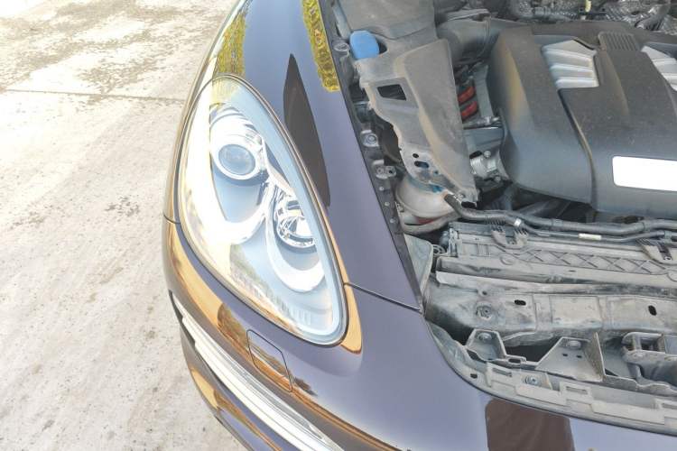 Used Porsche Cayenne 2014 Cayenne Platinum Edition 3.0T Engine Bay Right