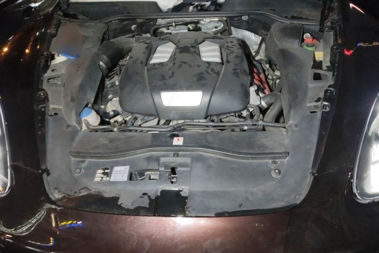 Used Porsche Cayenne 2014 Cayenne Platinum Edition 3.0T Engine Bay