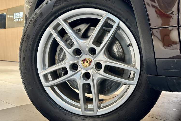 Used Porsche Cayenne 2014 Cayenne Platinum Edition 3.0T Exterior 6