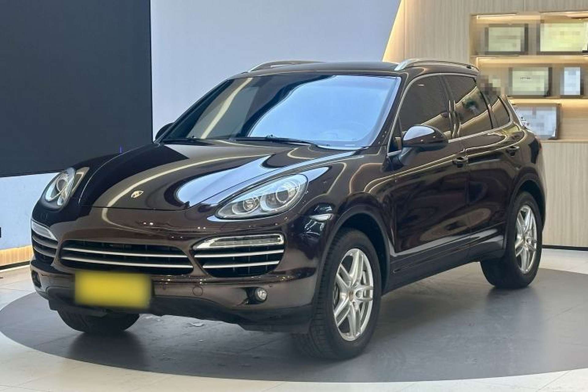 Used Porsche Cayenne 2014 Cayenne Platinum Edition 3.0T Front Left 45 Deg