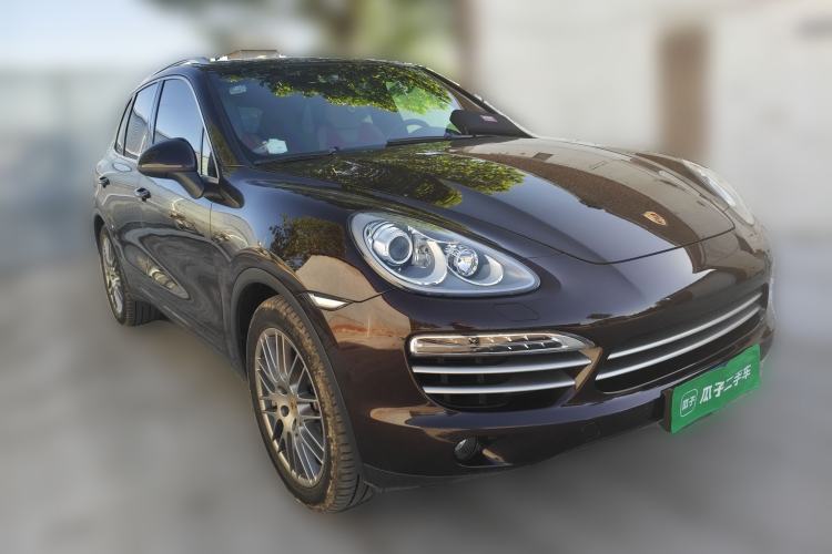 Used Porsche Cayenne 2014 Cayenne Platinum Edition 3.0T Front Right 45 Deg