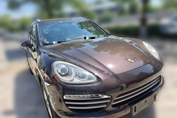 Used Porsche Cayenne 2014 Cayenne Platinum Edition 3.0T Front Right 45 Deg