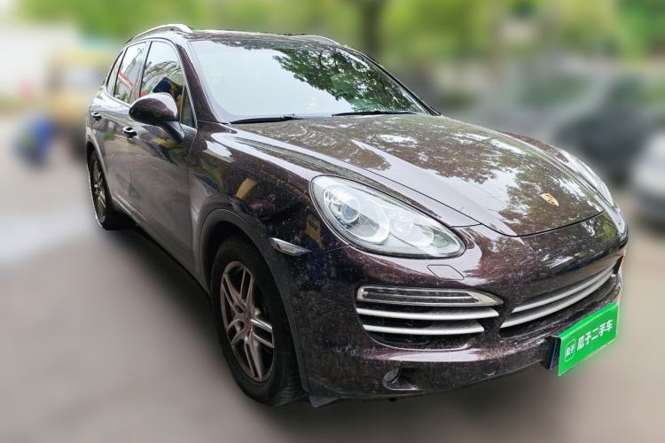 Used Porsche Cayenne 2014 Cayenne Platinum Edition 3.0T Front Right 45 Deg