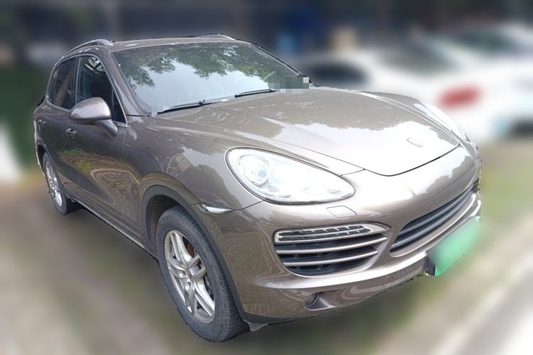 Used Porsche Cayenne 2014 Cayenne Platinum Edition 3.0T Front Right 45 Deg
