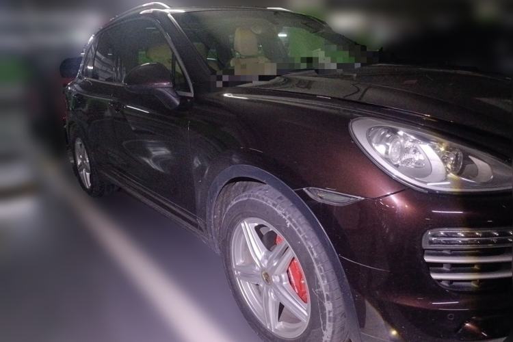 Used Porsche Cayenne 2014 Cayenne Platinum Edition 3.0T Front Right 45 Deg