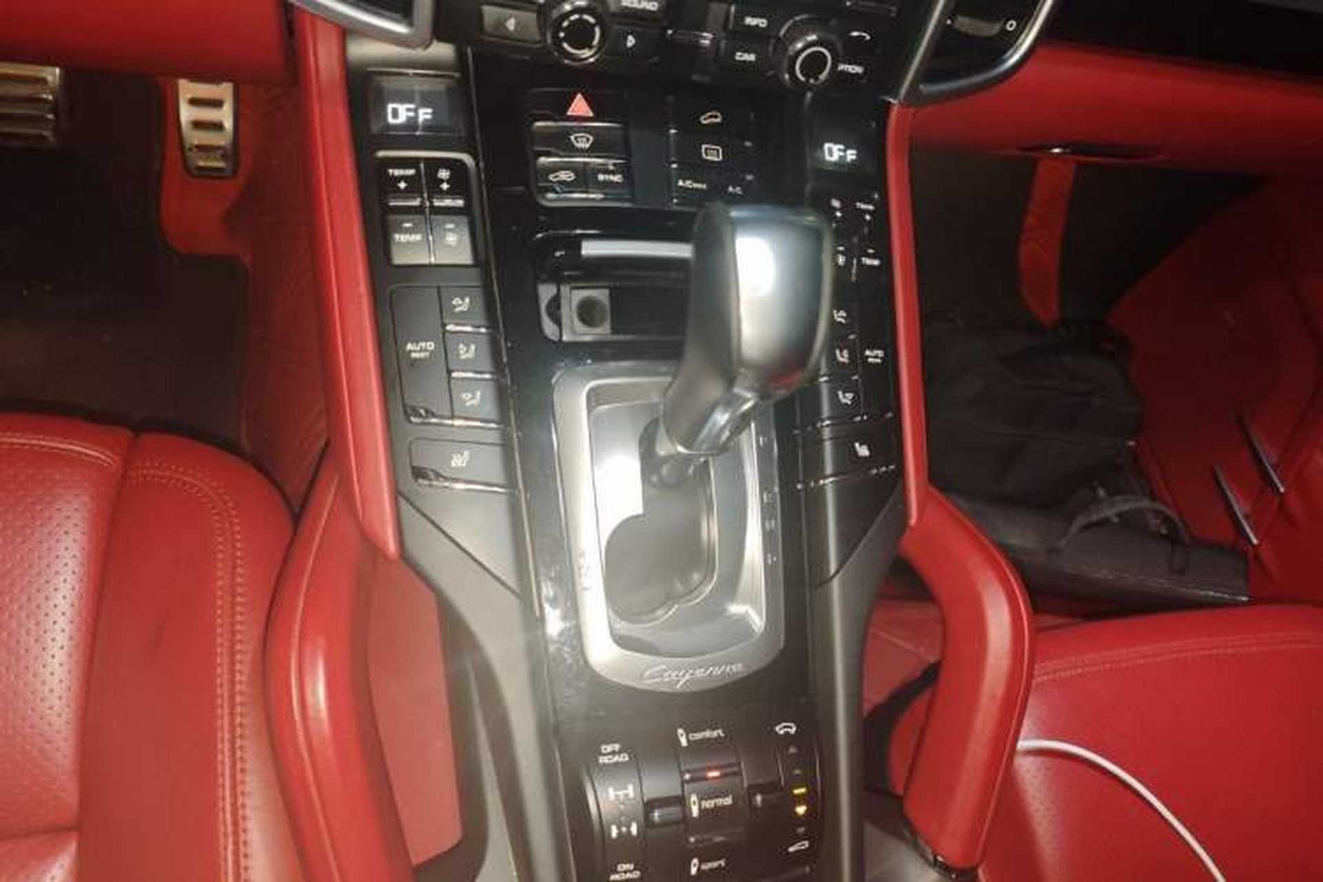 Used Porsche Cayenne 2014 Cayenne Platinum Edition 3.0T Gear Lever