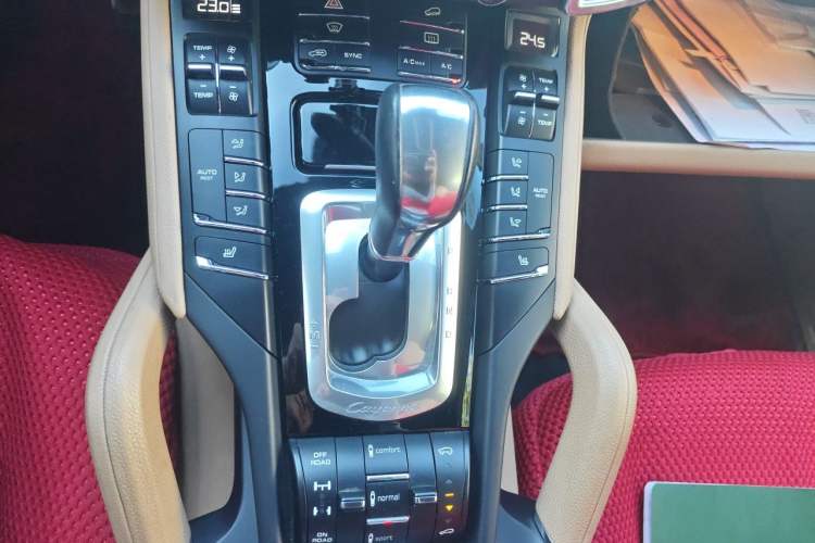 Used Porsche Cayenne 2014 Cayenne Platinum Edition 3.0T Gear Lever