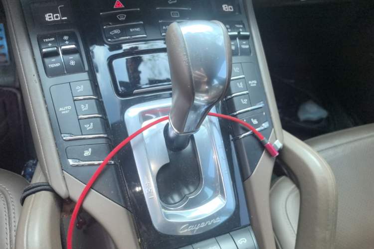 Used Porsche Cayenne 2014 Cayenne Platinum Edition 3.0T Gear Lever