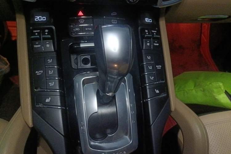 Used Porsche Cayenne 2014 Cayenne Platinum Edition 3.0T Gear Lever