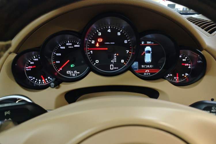 Used Porsche Cayenne 2014 Cayenne Platinum Edition 3.0T Instrument Cluster