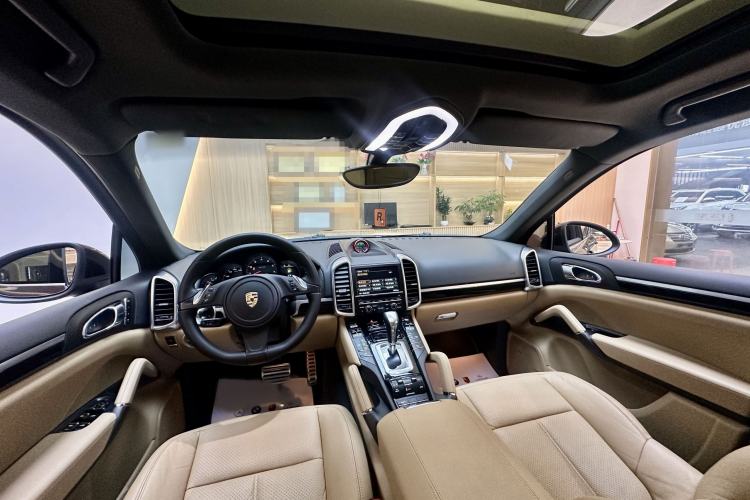Used Porsche Cayenne 2014 Cayenne Platinum Edition 3.0T Interior 3