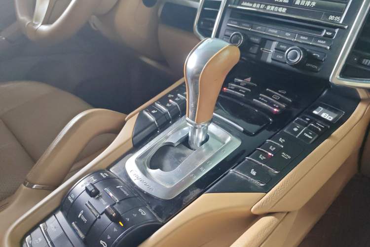 Used Porsche Cayenne 2014 Cayenne Platinum Edition 3.0T Interior 5