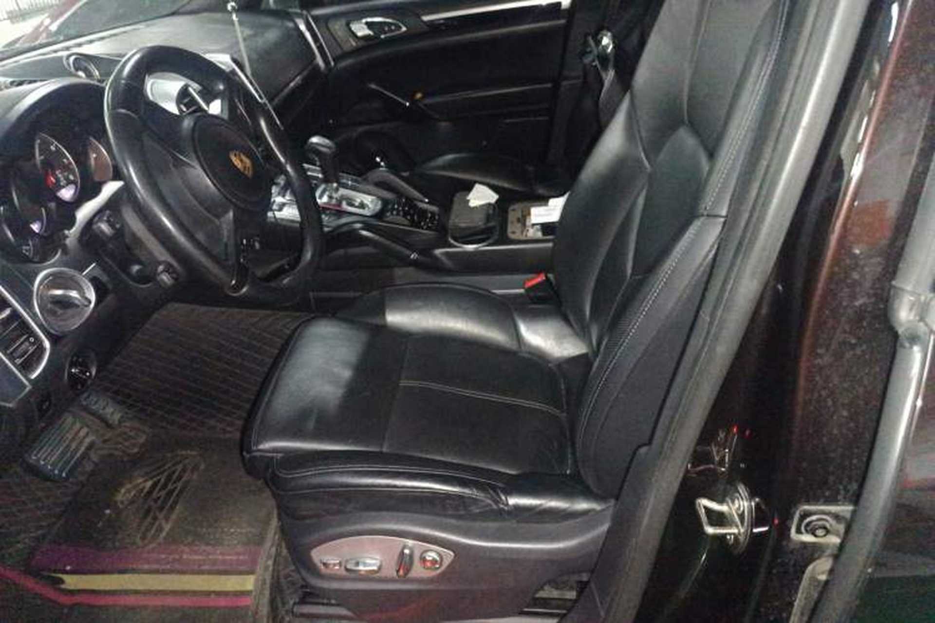 Used Porsche Cayenne 2014 Cayenne Platinum Edition 3.0T Left Front Seat