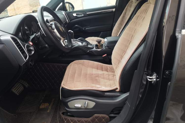 Used Porsche Cayenne 2014 Cayenne Platinum Edition 3.0T Left Front Seat