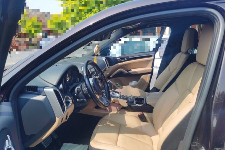 Used Porsche Cayenne 2014 Cayenne Platinum Edition 3.0T Left Front Seat