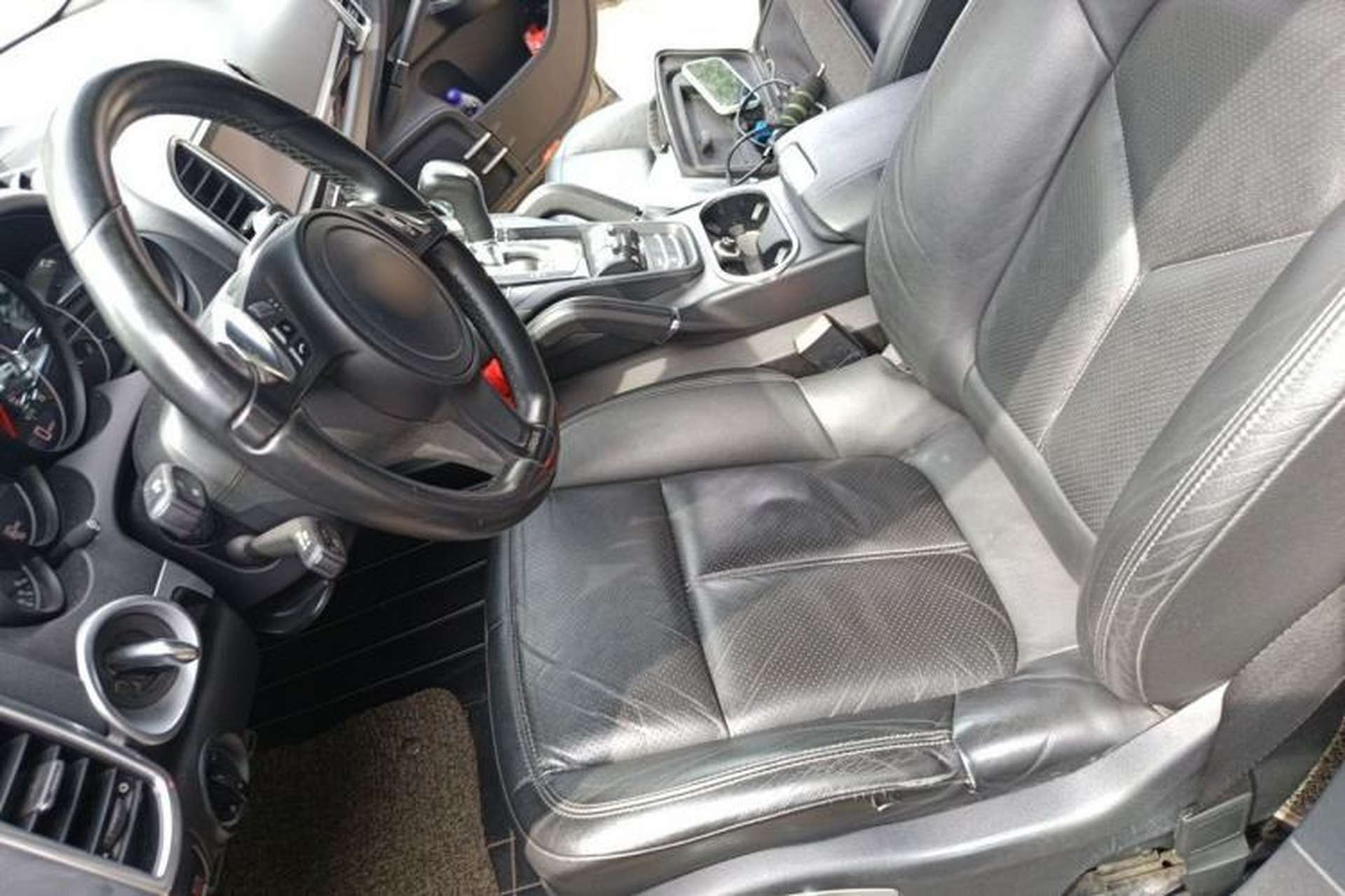 Used Porsche Cayenne 2014 Cayenne Platinum Edition 3.0T Left Front Seat