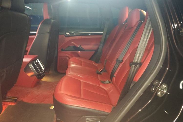 Used Porsche Cayenne 2014 Cayenne Platinum Edition 3.0T Left Rear Seat