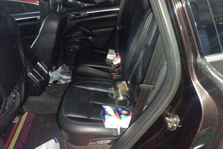 Used Porsche Cayenne 2014 Cayenne Platinum Edition 3.0T Left Rear Seat