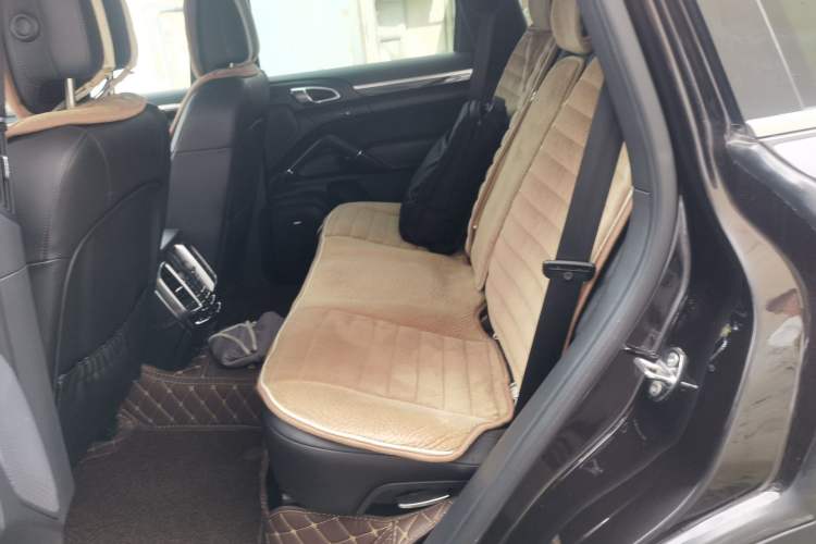 Used Porsche Cayenne 2014 Cayenne Platinum Edition 3.0T Left Rear Seat