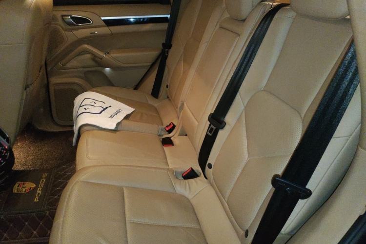 Used Porsche Cayenne 2014 Cayenne Platinum Edition 3.0T Left Rear Seat