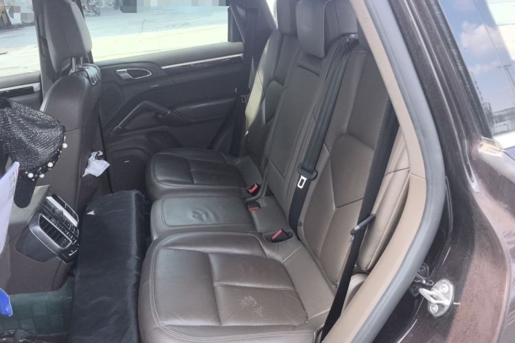Used Porsche Cayenne 2014 Cayenne Platinum Edition 3.0T Left Rear Seat
