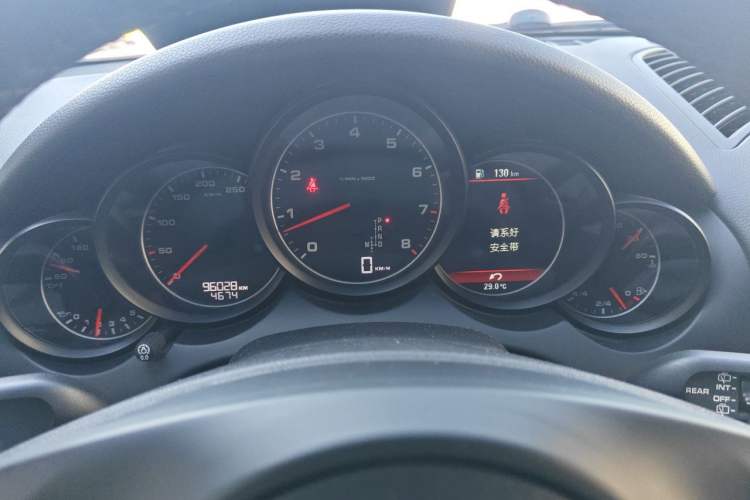 Used Porsche Cayenne 2014 Cayenne Platinum Edition 3.0T Odometer Close Up