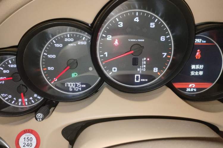 Used Porsche Cayenne 2014 Cayenne Platinum Edition 3.0T Odometer Close Up