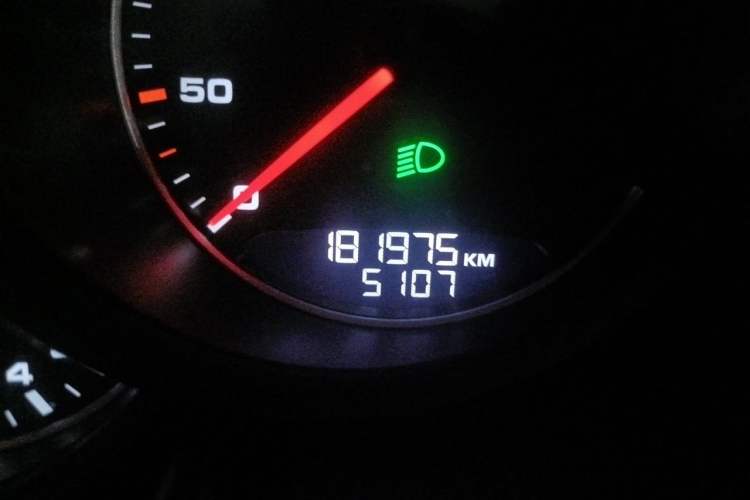 Used Porsche Cayenne 2014 Cayenne Platinum Edition 3.0T Odometer Close Up
