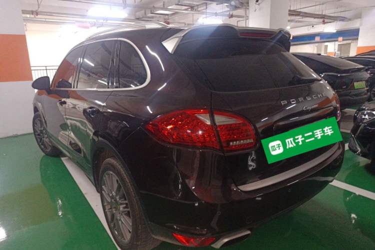 Used Porsche Cayenne 2014 Cayenne Platinum Edition 3.0T Rear Left 45 Deg