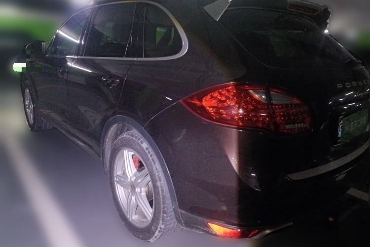 Used Porsche Cayenne 2014 Cayenne Platinum Edition 3.0T Rear Left 45 Deg