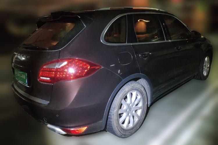 Used Porsche Cayenne 2014 Cayenne Platinum Edition 3.0T Rear Right 45 Deg
