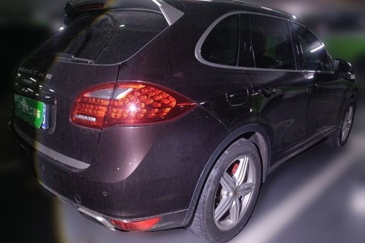 Used Porsche Cayenne 2014 Cayenne Platinum Edition 3.0T Rear Right 45 Deg