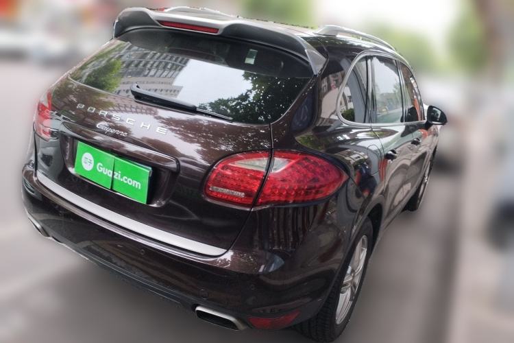 Used Porsche Cayenne 2014 Cayenne Platinum Edition 3.0T Rear Right 45 Deg