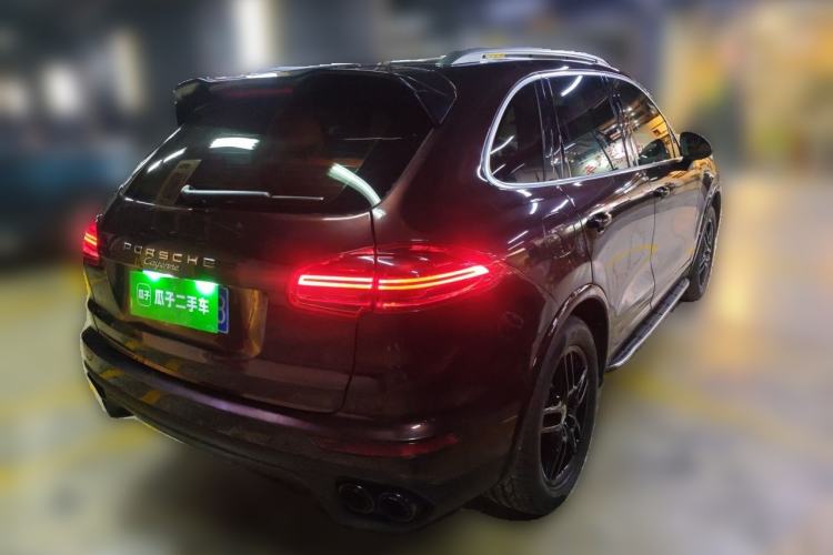 Used Porsche Cayenne 2014 Cayenne Platinum Edition 3.0T Rear Right 45 Deg