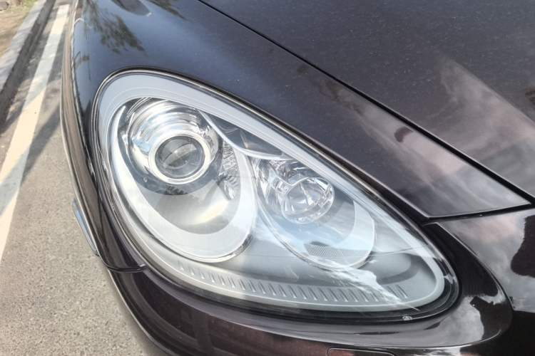 Used Porsche Cayenne 2014 Cayenne Platinum Edition 3.0T Right Front Headlight