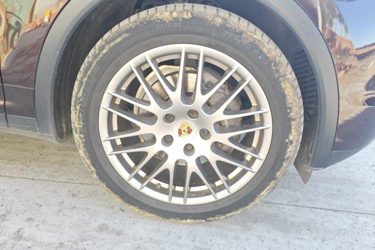 Used Porsche Cayenne 2014 Cayenne Platinum Edition 3.0T Right Front Wheel Hub