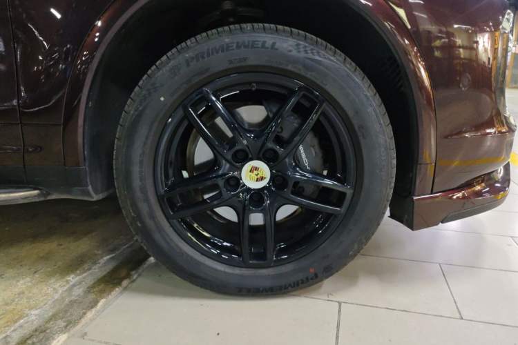 Used Porsche Cayenne 2014 Cayenne Platinum Edition 3.0T Right Front Wheel Hub