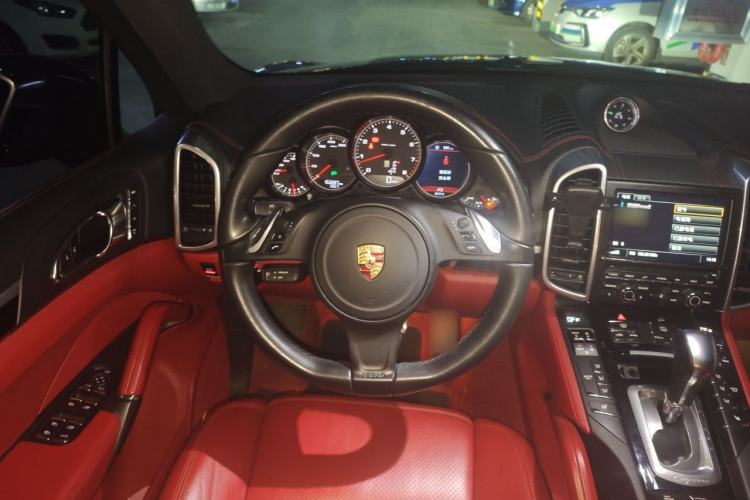 Used Porsche Cayenne 2014 Cayenne Platinum Edition 3.0T Steering Wheel