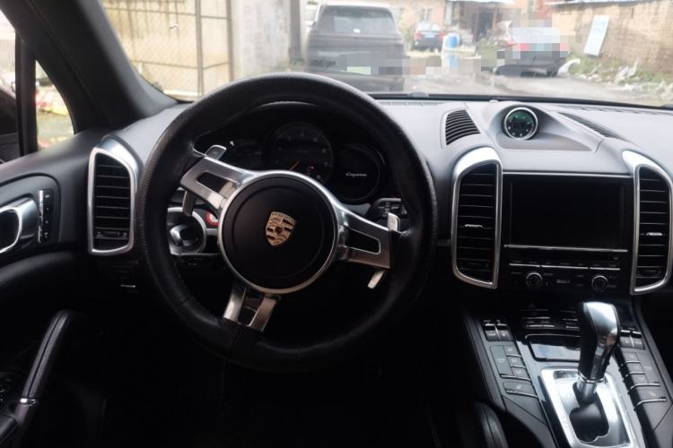 Used Porsche Cayenne 2014 Cayenne Platinum Edition 3.0T Steering Wheel