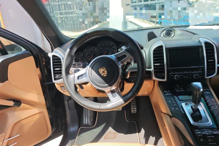 Used Porsche Cayenne 2014 Cayenne Platinum Edition 3.0T Steering Wheel