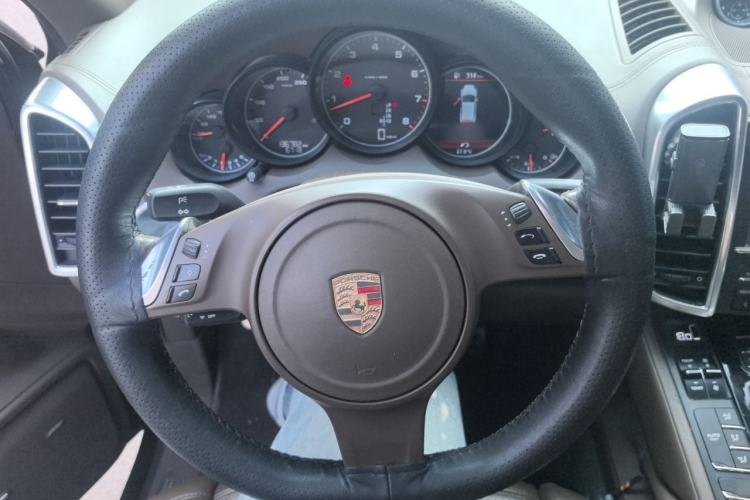 Used Porsche Cayenne 2014 Cayenne Platinum Edition 3.0T Steering Wheel