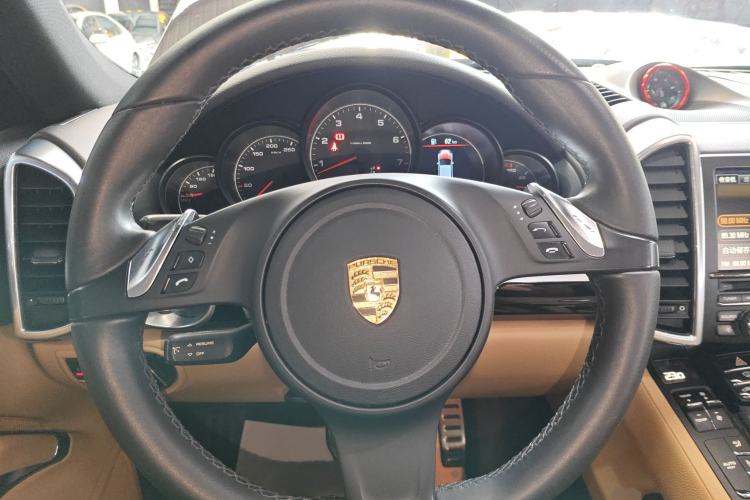 Used Porsche Cayenne 2014 Cayenne Platinum Edition 3.0T Steering Wheel