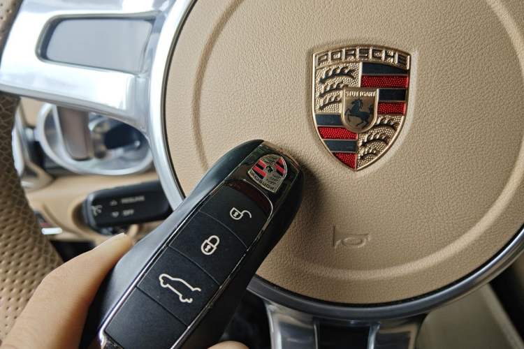 Used Porsche Cayenne 2014 Cayenne Platinum Edition 3.0T Vehicle Key